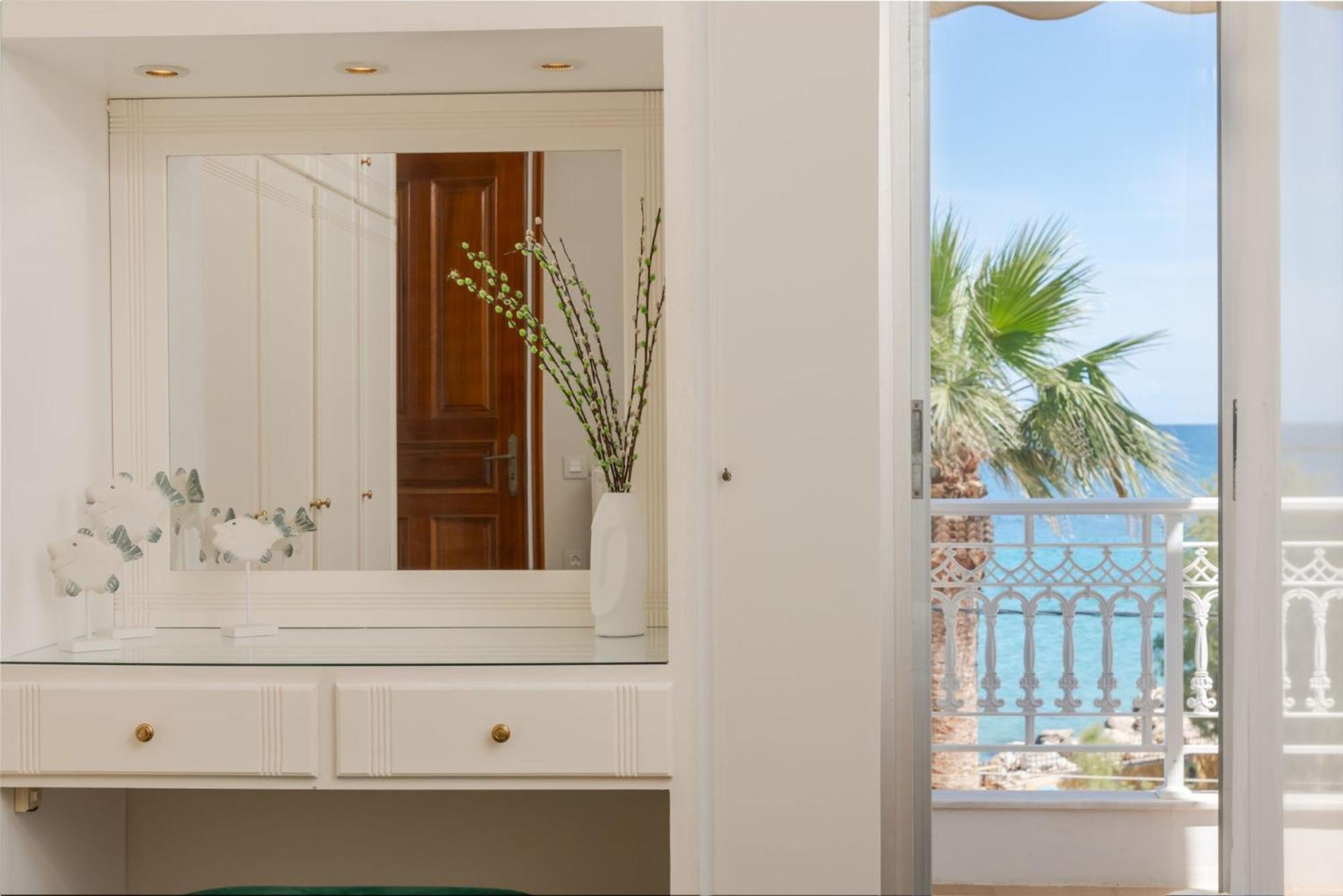 Mare Nostrum Seafront Apartment, By Zantewize Zakynthos