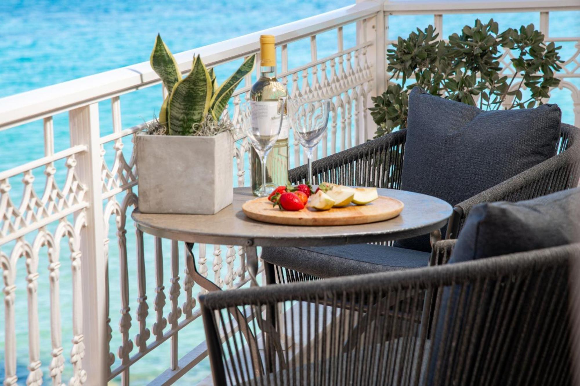 Mare Nostrum Seafront Apartment, By Zantewize Appartement *